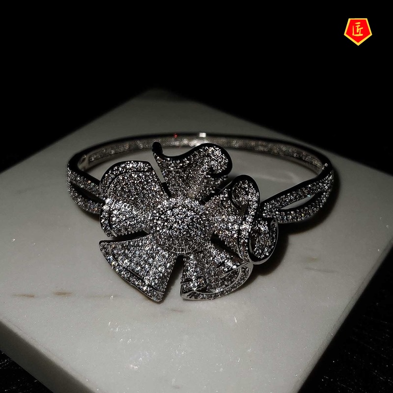 [Ready Stock]Fashion Luxury Super Flash Diamond Ring Heavy Industry Jewelry Design