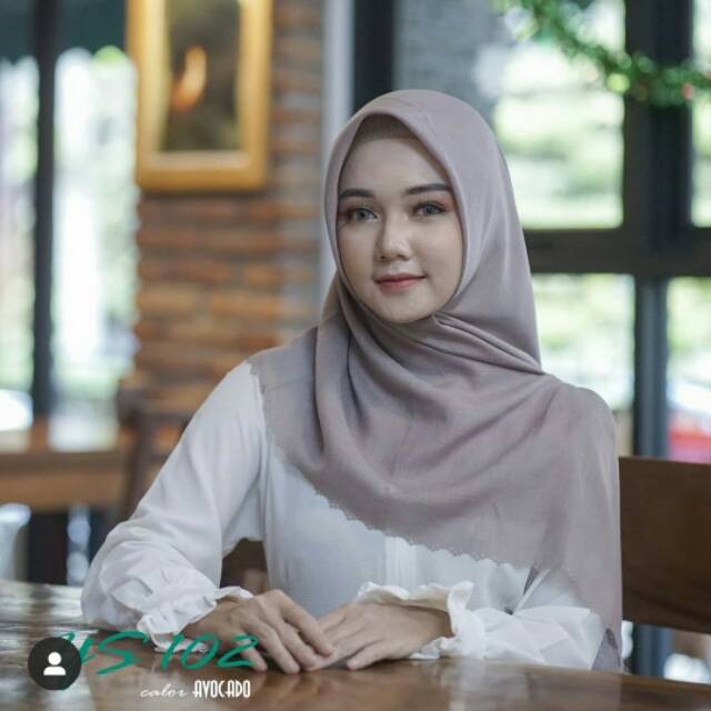 Hijab segiempat Yasmin Ys 102