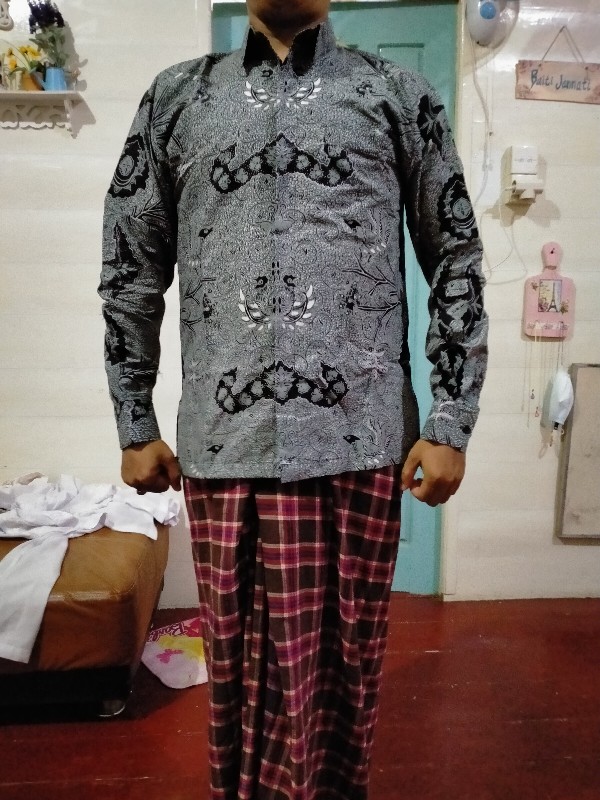 Kemeja Batik Pria Full Furing Batik Wahyu Tumurun Lawasan Bahan Katun Batik Warna Grey Abu Silver