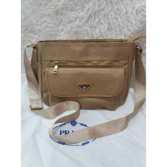 TAS PRADA SELEMPANG POCKET PARASUT SEMI PREMIUM