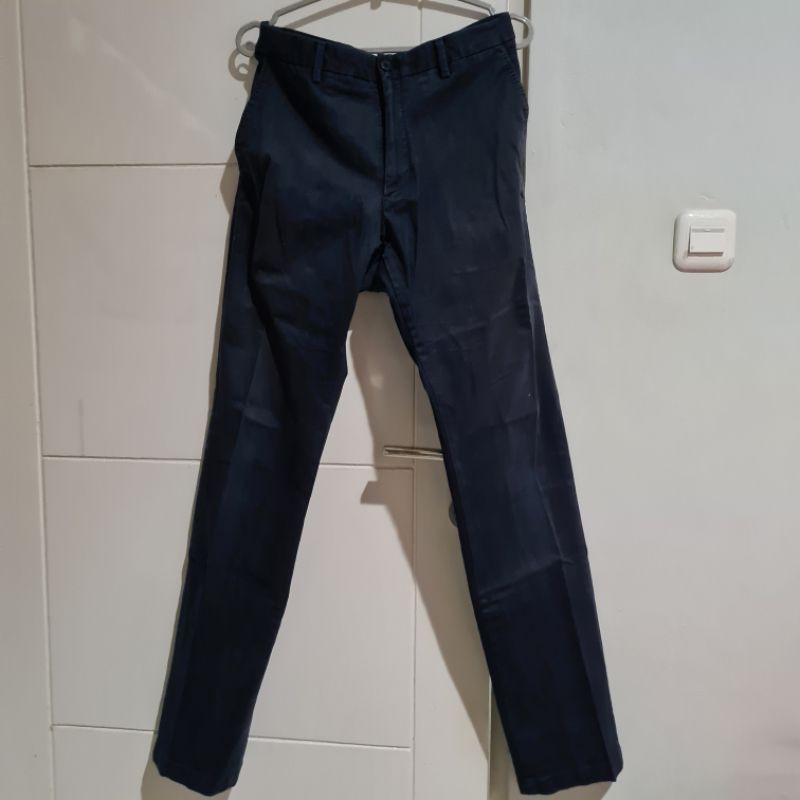 Preloved Celana Navy Uniqlo Pria