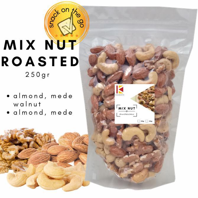 

MIX NUT 250gr Roasted Original Kacang Almond Mede Walnut Panggang - AlmondMede