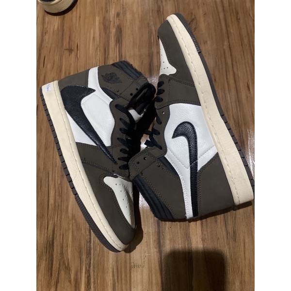 aj1 travis scott mocha