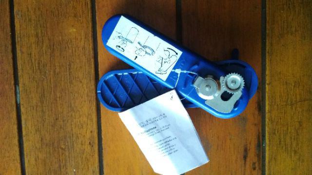 Pembuka Kaleng, Atau Alat Untuk Membuka Kaleng Warna Merah, Hijau/biru, Anti Karat St656