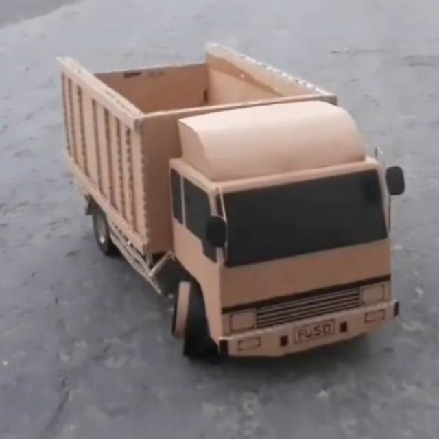 Miniatur Truk Bahan Kardus Shopee Indonesia