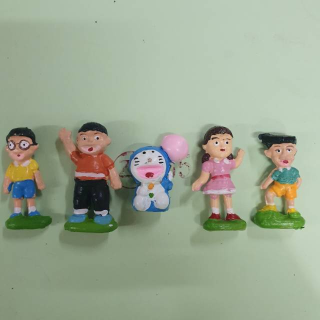 

1 set (5pch)mainan doraemon dkk kecil (5cm tinggi)Rp.19500