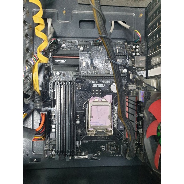 Paketan motherboard Asus Dan Gigabyte H81 soket 1150 proce i7 4770 plus fan