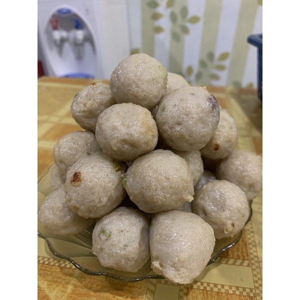 Pempek ikan isi 25 pcs varian campur.