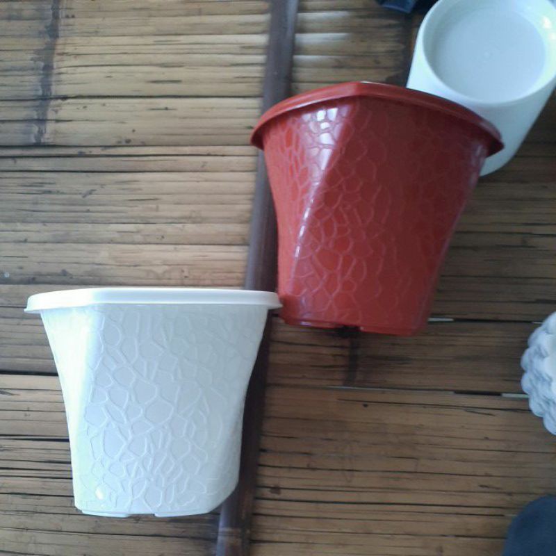 Pot bunga tanaman TWISTER 20 merah bata dan putih