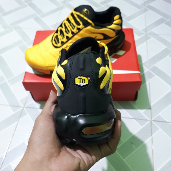 nike tn frequency pack