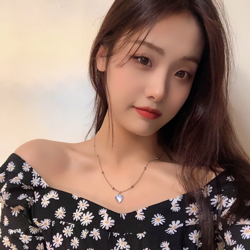 Kalung Bentuk Hati Bahan Metal Gaya Retro