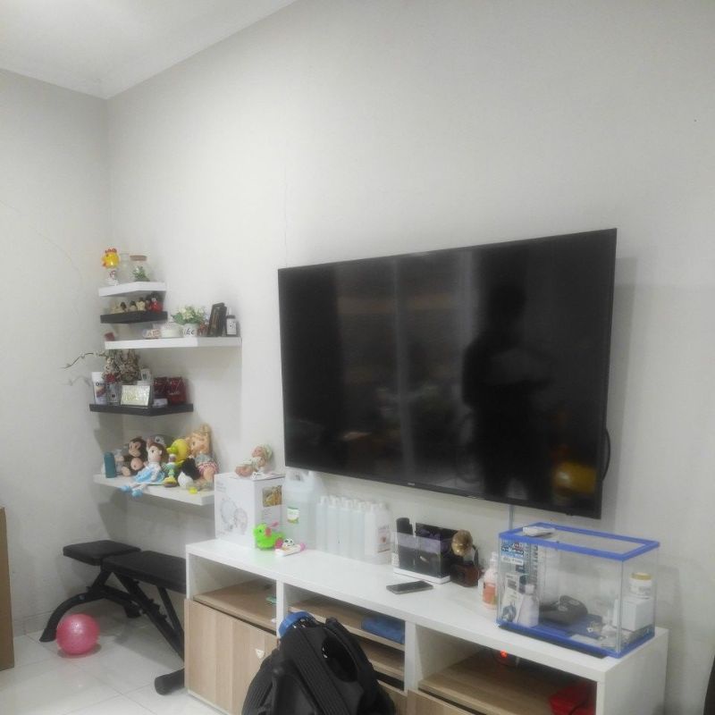 DP kitchen set dan backdrop TV SERPONG