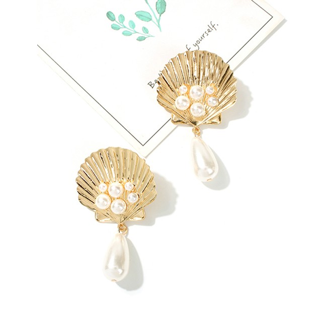 LRC Anting Tusuk Fashion Gold Alloy Pearl Shell Earrings F56573