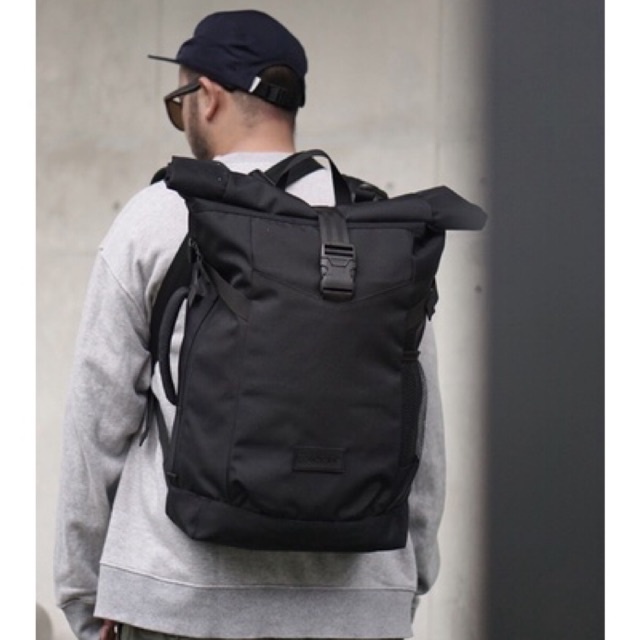 E.S BRAWLER ROLLTOP B.01