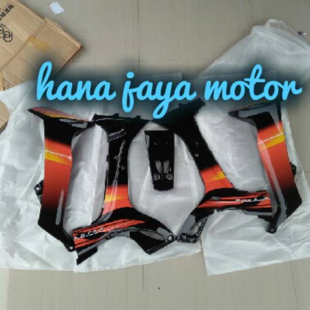 Cover sayap fizr sayap F1Zr hitam striping oren
