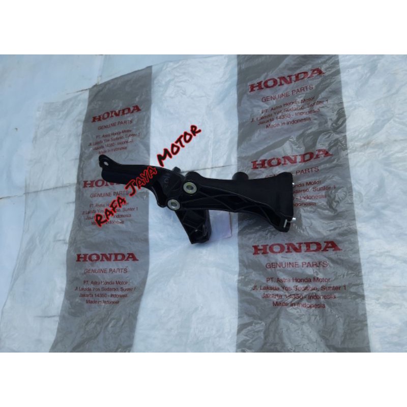 Stay Comp Front Cover Dudukan Panel Tameng Depan Beat Deluxe 2020 - 2021 K1A Original