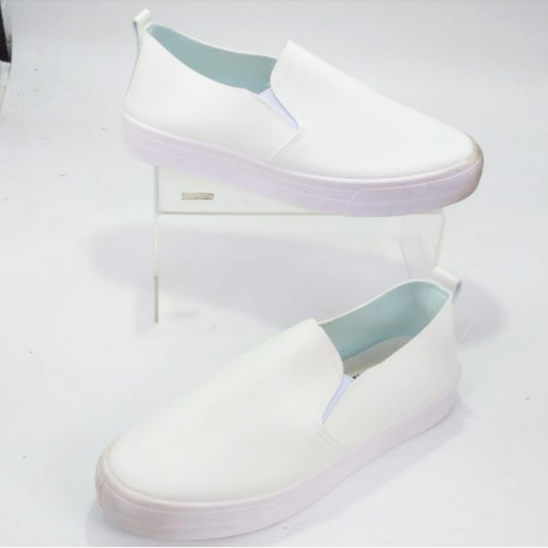 sepatu slip on putih polos kulit wanita import