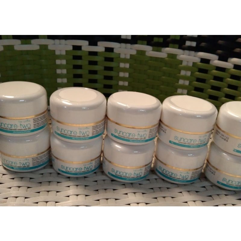 be- white suncare two