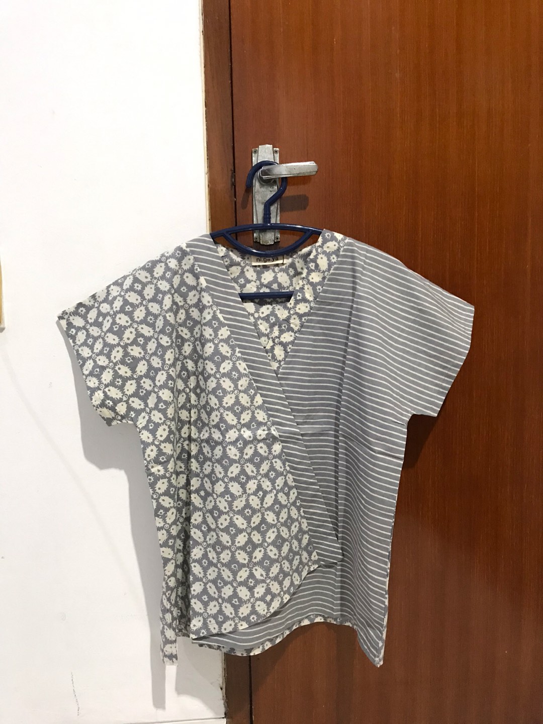 Mirtha Top - Nigaya Batik - Batik Wanita Kerja | Blus Batik Wanita | Baju Batik Wanita Modern