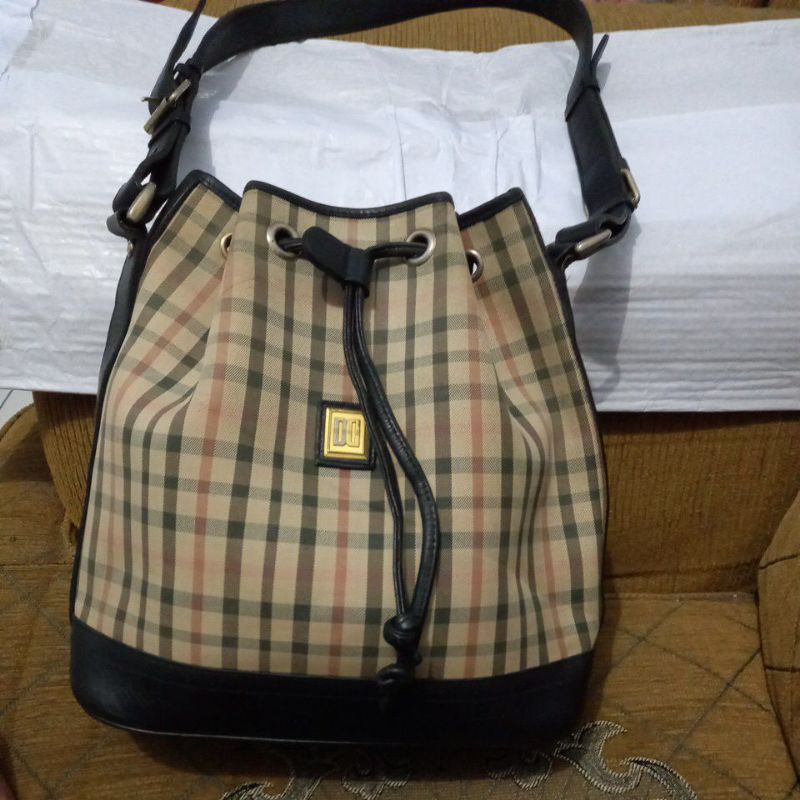 sling serut DAKS kulit preloved