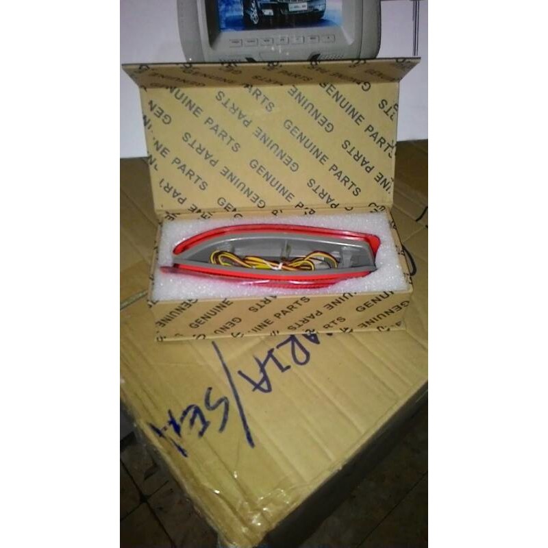 lampu bemper belakang avanza