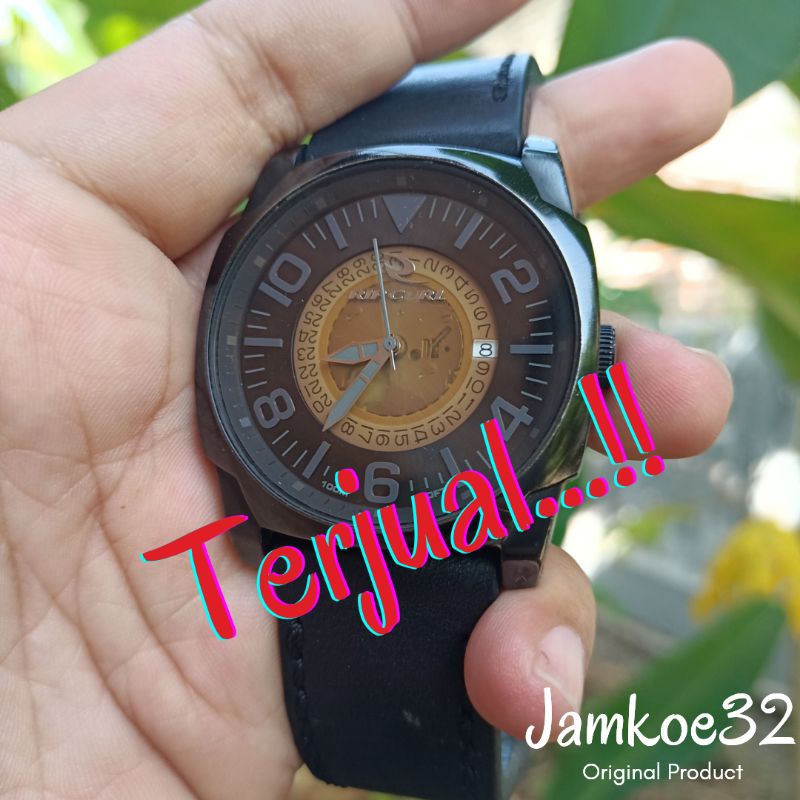 Jam Tangan Arloji Klasik Rip Curl A2460 Bekas Tali Kulit Cowok Pria Seken Scond Murah Mewah Keren Or