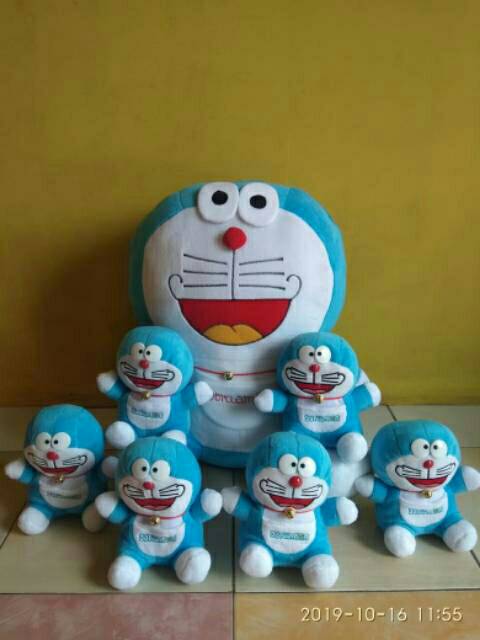 Boneka doraemon jumbo beranak 6