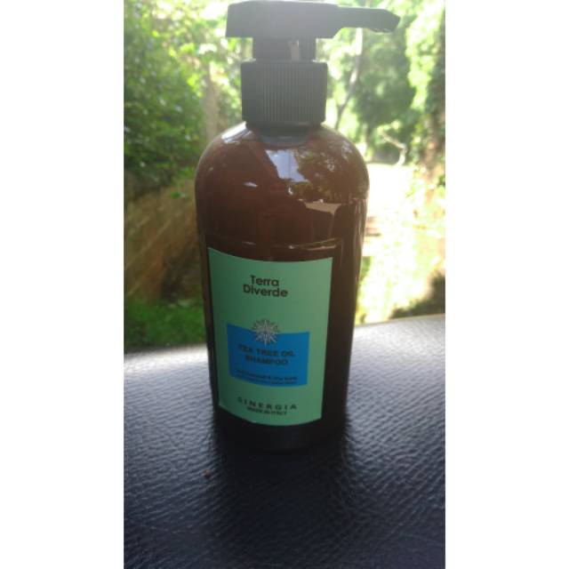 Tea tree oil shampoo