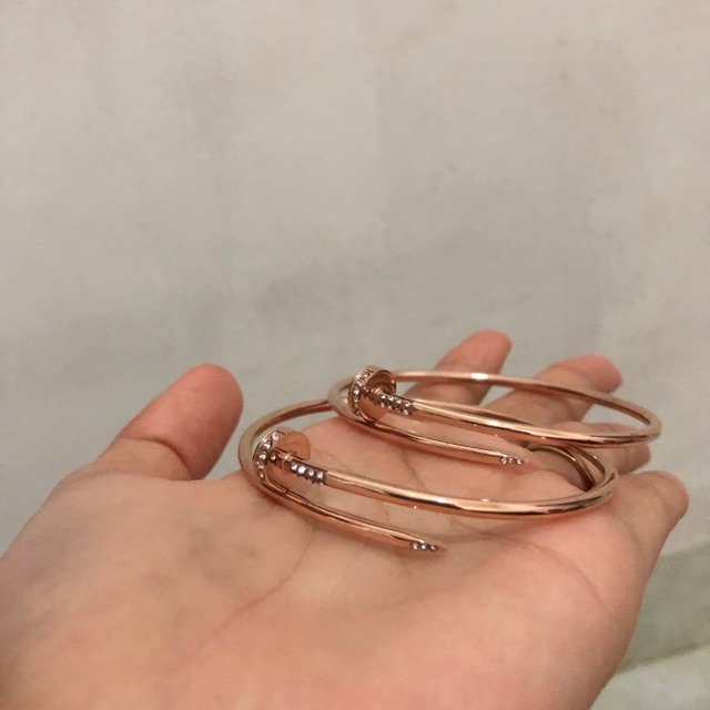 Gelang Paku Elastis
