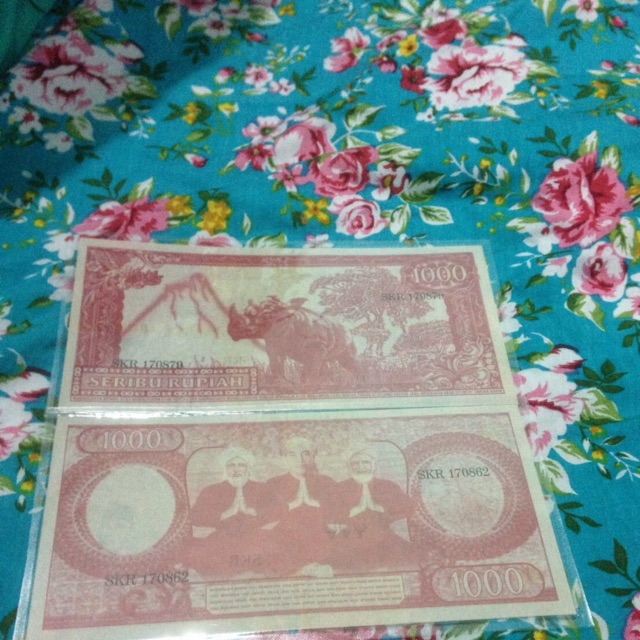 uang Soekarno Rp 1000 campur  lama