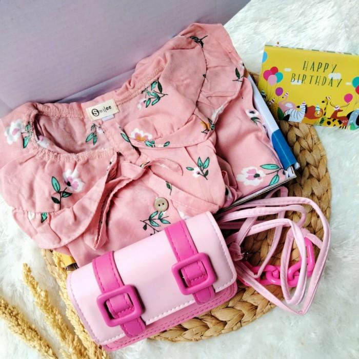 

Hampers | Hampers Kado Ulang Tahun Anak Perempuan 3 4 5 Tahun - Gamis Rayon Anak