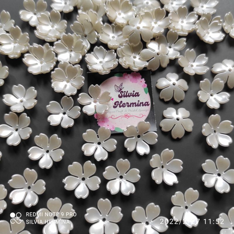 Mote Kelopak Love BW 1 Pon