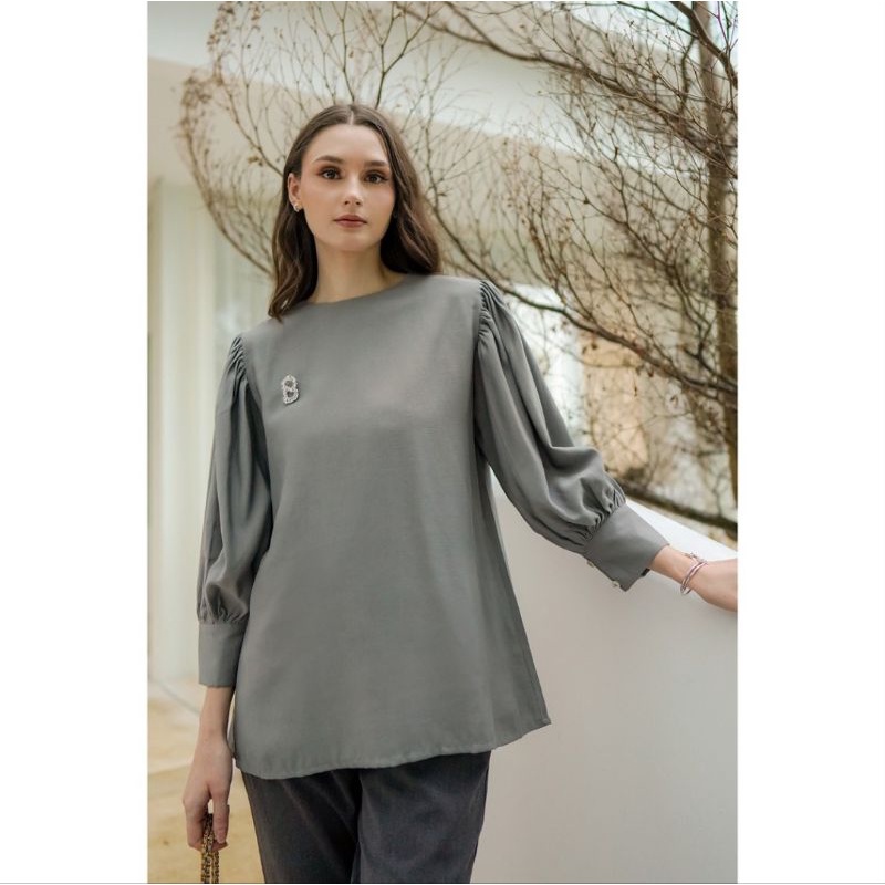 PRELOVED MAURA BLOUSE BENANG JARUM SIZE S