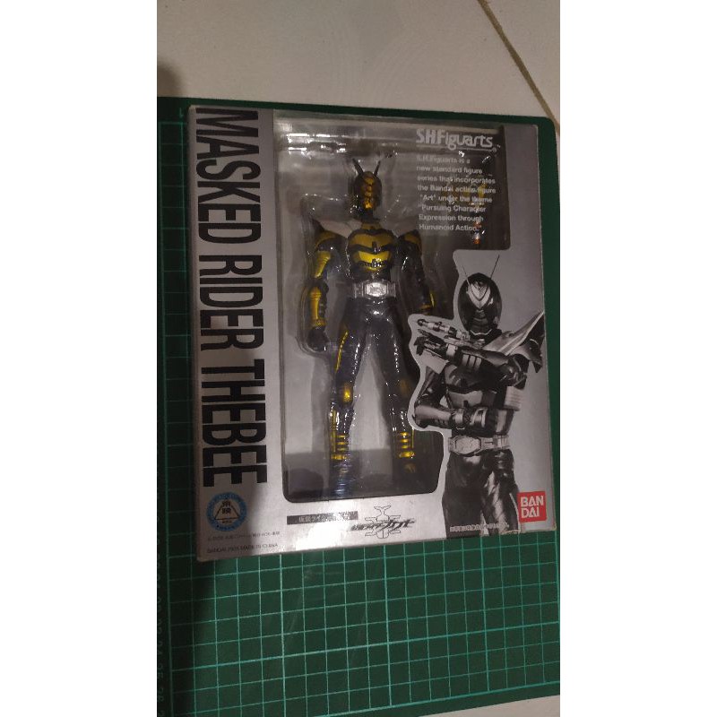 SHFigurearts / SHF Kamen Rider Thebee / Zabee BIB Second