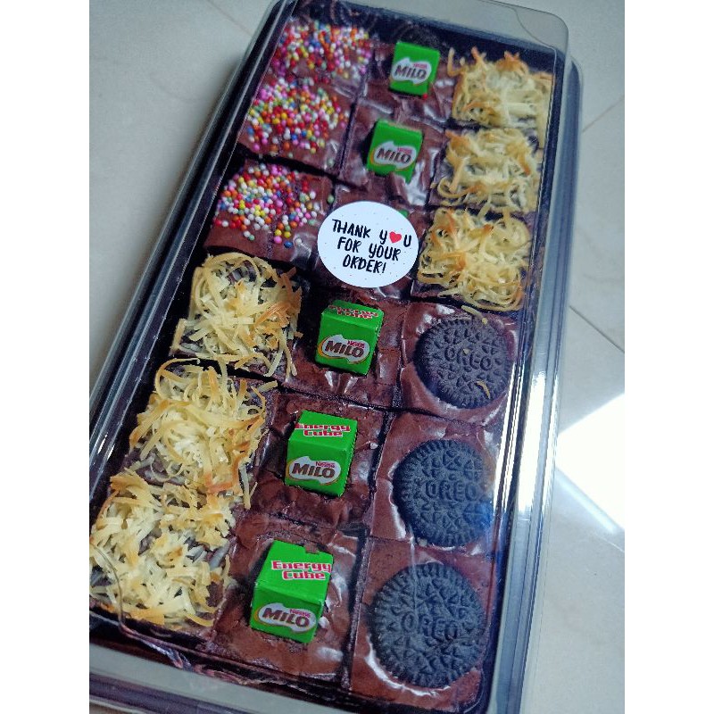 

Brownies shiny bites uk medium 20x10 isi 18 slice