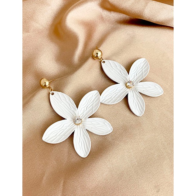 LRC Anting Tusuk Fashion Alloy Flower Earrings D63499