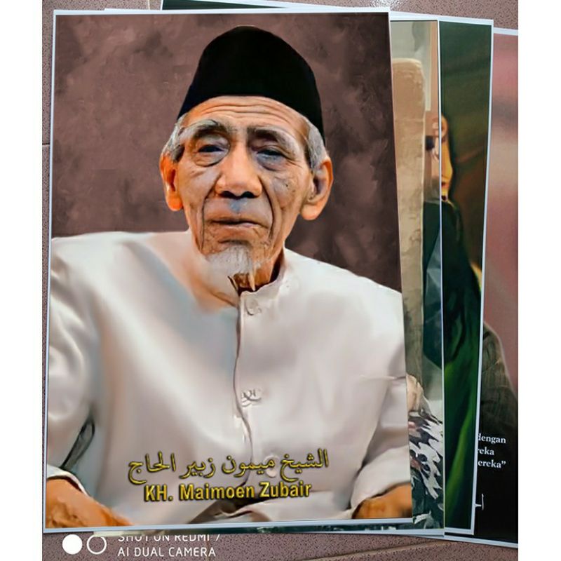 poster Mbah Moen KH. Maimoen Zubair bahan luster cetak uv awet Anti gores