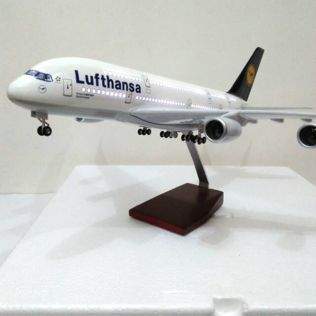 Pesawat diecast miniatur Lufthansa Airlines Airbus A380 Besar