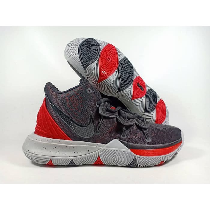 Sepatu Basket KYRIE 5 BRED
