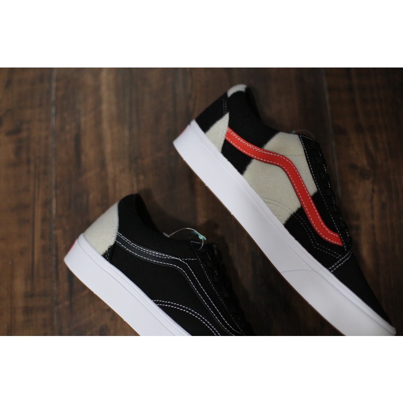 Endarfootwear - Vans Oldskool Comfycush Offset Black Electric Orange