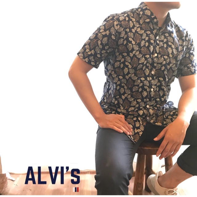 Kemeja Pria Motif Daun