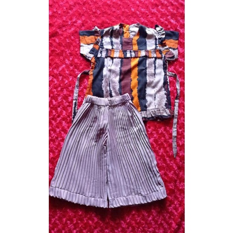 Baju setelan anak perempuan (umur 2-5 tahun)