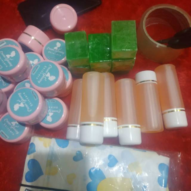 Cream glowing skin care dokter