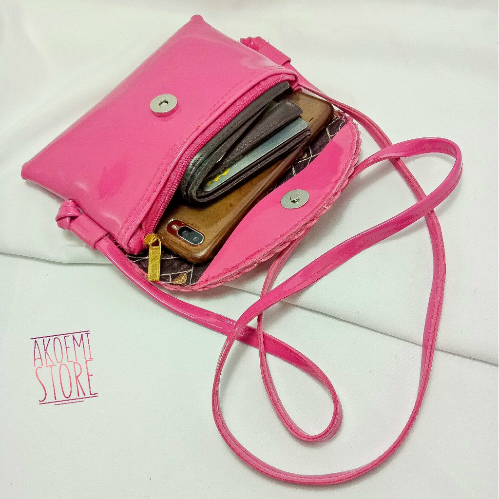 Tas Selempang Wanita Kulit Glossy Kepang Bordir Love