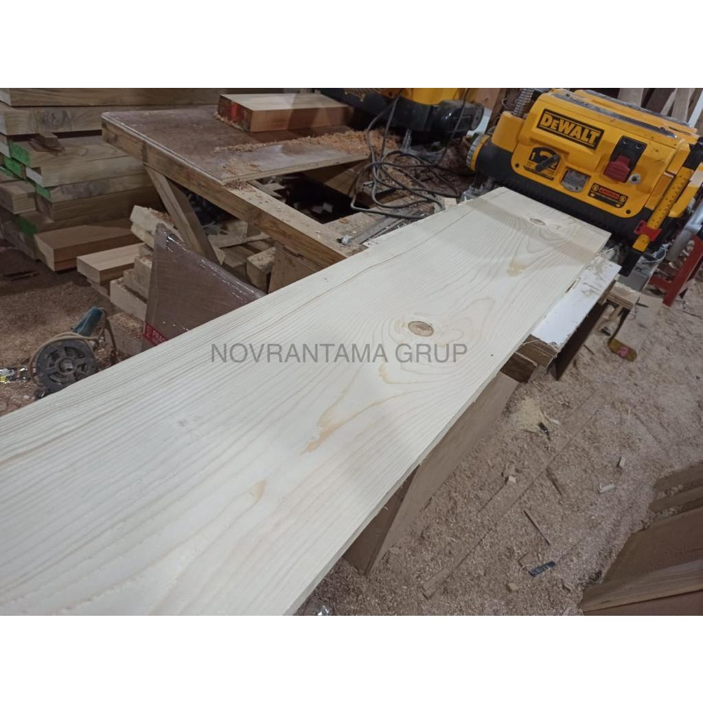 Papan kayu jati belanda lebar 29 cm tebal 3,5 cm panjang 200 cm , utuh tanpa sambungan, papan kayu p