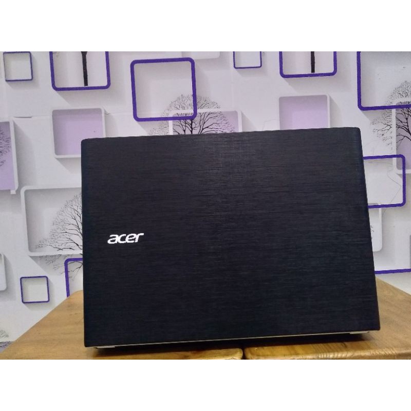 Laptop Acer aspire E 14 E5-473G i3-5005u RAM 4 GB SSD 128 GB + HDD 500 GB