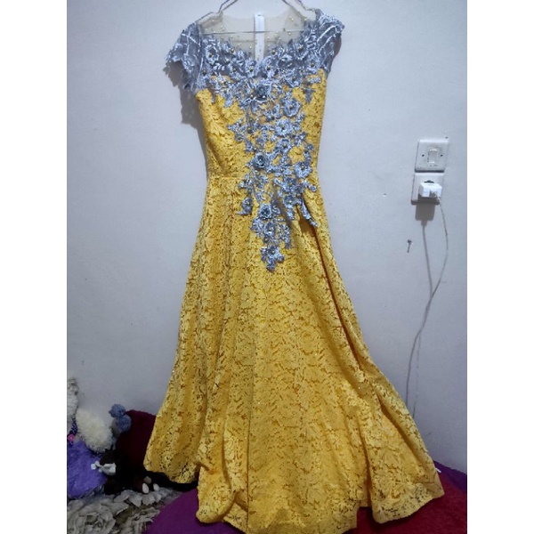 dress kuning