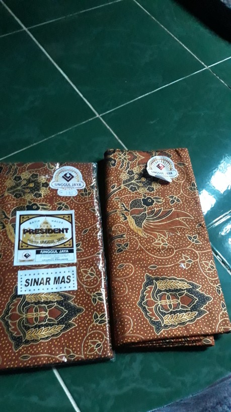 Kain Batik Jarik Premium Etnik Solo Motif Wahyu Tumurun Prodo Sewek Prada Jarit H Santoso Kusuma