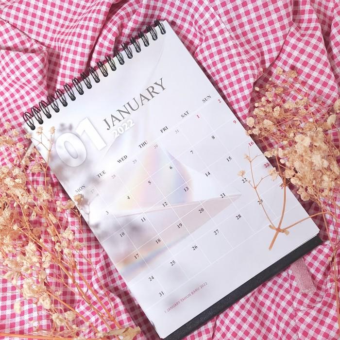 

Kalender Meja 2022 Hologram Premium / Desk Calendar Aesthetic