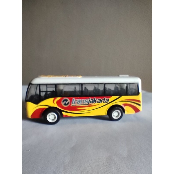 Diecast bus kuning transjakarta BD 2591bus diecast